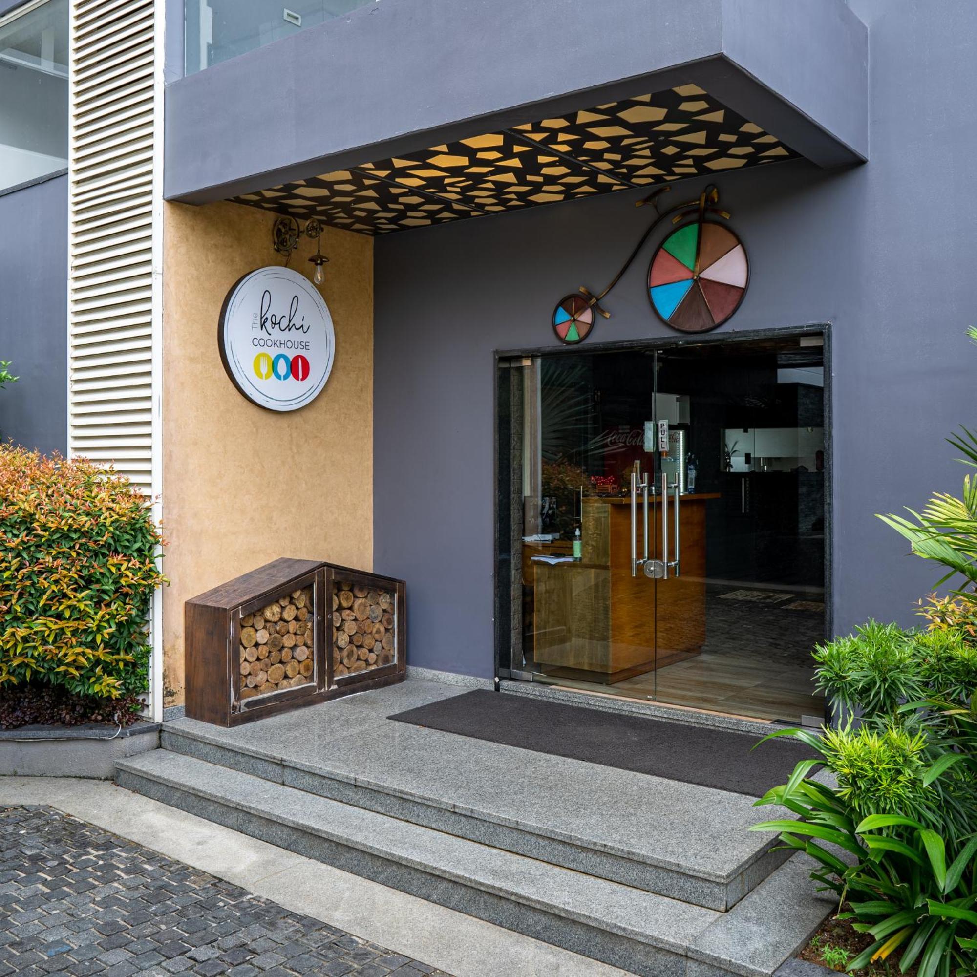 Kent Baywatch Suites Kochi Buitenkant foto