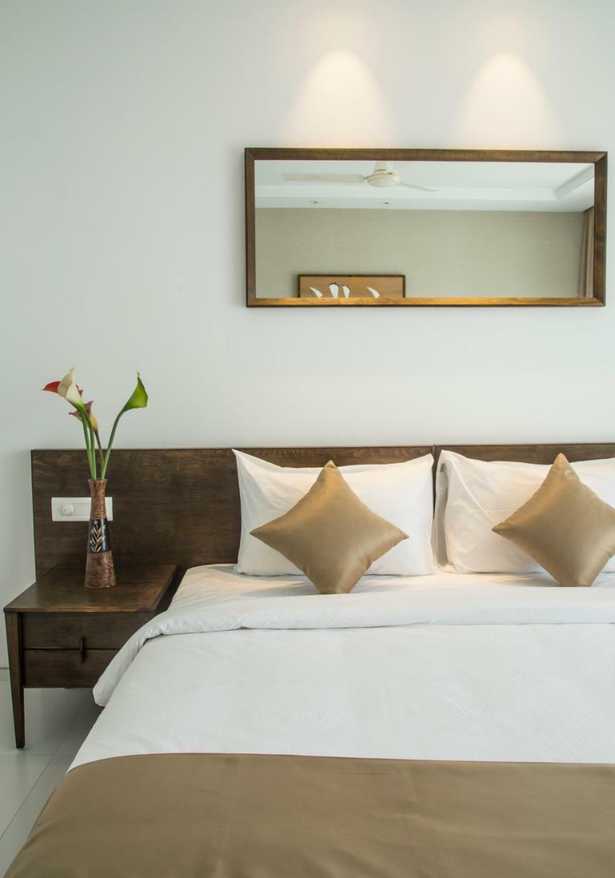 Kent Baywatch Suites Kochi Buitenkant foto