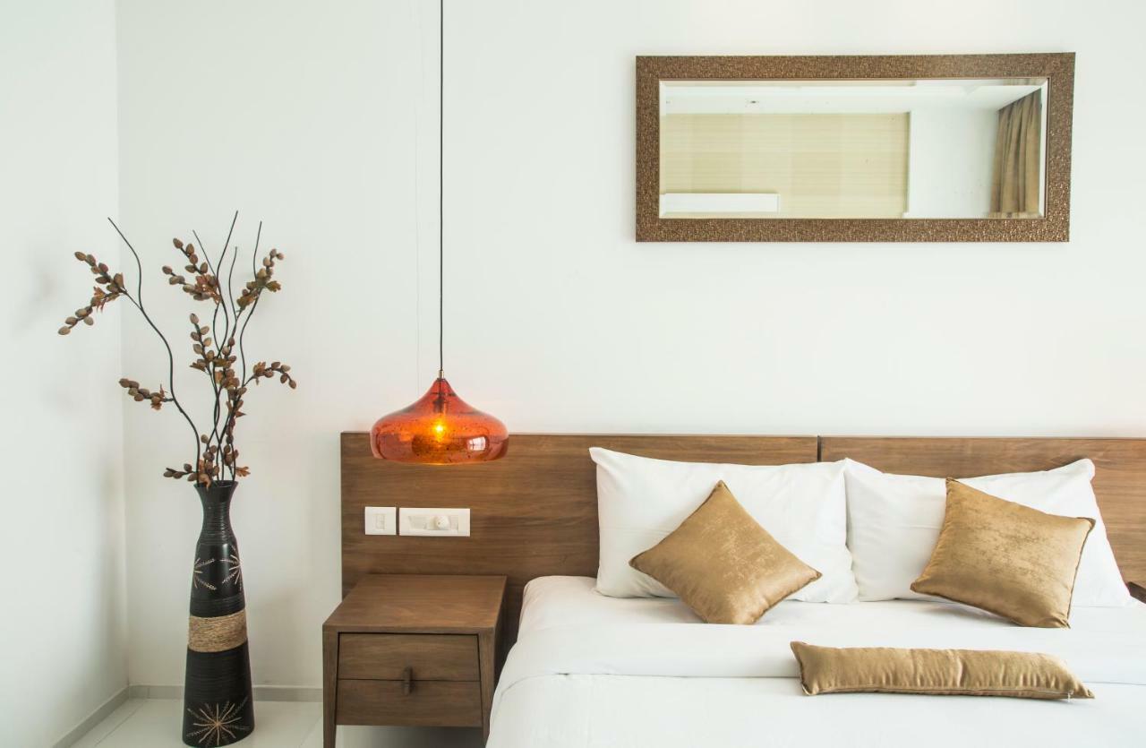 Kent Baywatch Suites Kochi Buitenkant foto